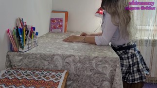 o tutor convidou a menina como estudante para estudar o Kama Sutra