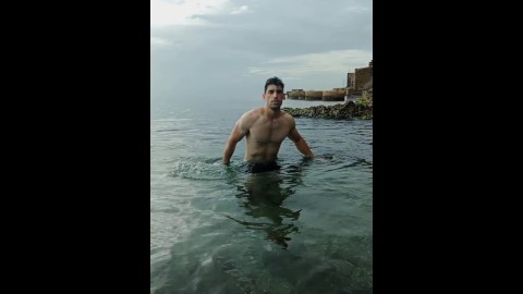 ballando sulla costa del mare. Sono quasi stato catturato