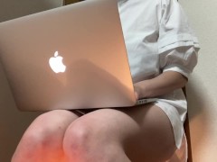 パソコン教室でおしっこしたいと言えずもじもじして限界を迎え崩壊してしまう - Screenshot 7 of 16 - おしっこ