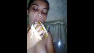 I love to eat banana is very delicious