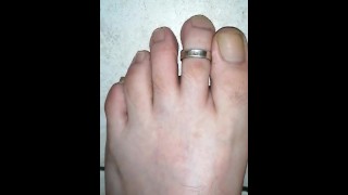 Mijn stinkende vuile vrouwelijke voeten