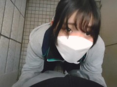 【個人撮影】女子学生マネージャーが公園のトイレで秘密のご褒美！口内大量射精と大量中出し！！！ 日本人 素人  野外 声我慢 部活 フェラ 手コキ カップル 2/16