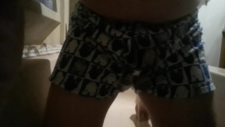 Eine verzweifelte Pisse in meine Boxershorts!