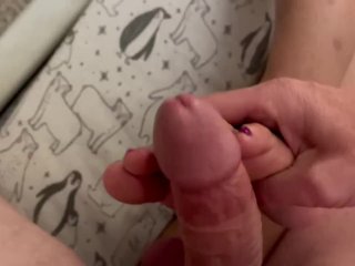 LEGS! FEET! THIGHS! All whileshe onlinegambles