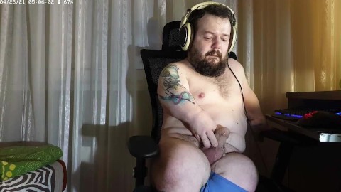 Big dick covers everything in cum. Midget masturbates to orgasm