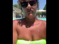 Lush in the Pool 😈 justfor.fans/malloryknox37 - Screenshot 2 of 16 - Public Lush