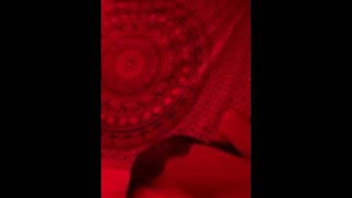 Vibratore e luci rosse (inviami un messaggio su Onlyfans per il video COMPLETO)