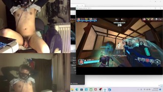 SOFTCORE Nude Gamer spielt Paladins vid2