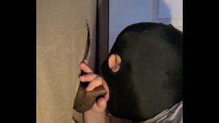 18-jarige BBC's eerste gloryhole. Kijk hoe snel hij klaarkomt volledige video bij onlyfans gloryholefun1 