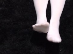 Close up of Kitty's adorable feet