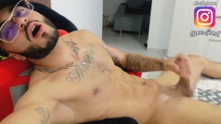 HOT STRAIGHT MAN - CUM ON HIS ABDOMEN