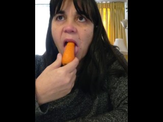 Mom Eating Mukkbang