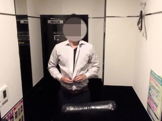 【ビデオボックス】大学生がビデオボックスでオナニー