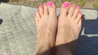 I Show My Feet In Public On The Beach