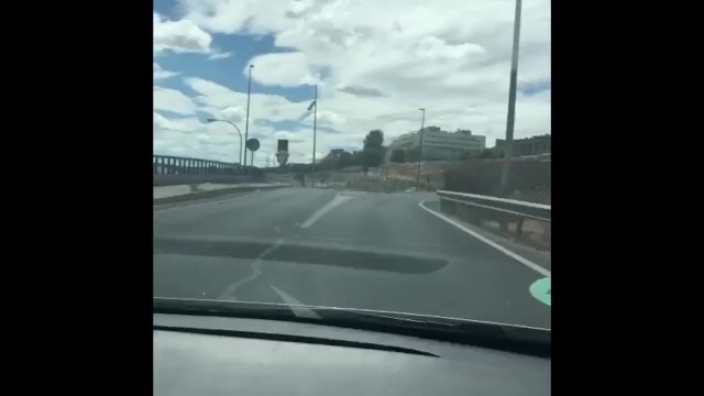 Мастурбировать на шоссе