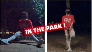 Jungs in weißen Strümpfen masturbieren und ejakulieren im Park, viele Passanten schauen zu