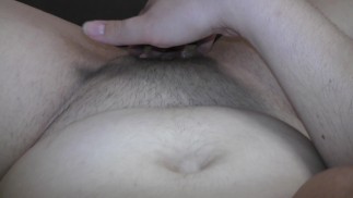 Hotwife 后无避孕套饼钢棒显示她的多个 creampied 阴道！