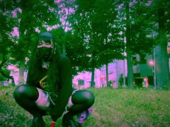 昼間の公園で電流とイラマスクとバイブ - Screenshot 11 of 16 - Femboy