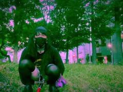 昼間の公園で電流とイラマスクとバイブ