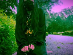 昼間の公園で電流とイラマスクとバイブ - Screenshot 6 of 16 - Femboy