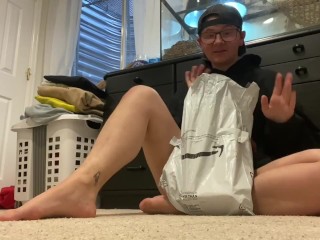 拆箱我的全新玩具!!!!订阅我的 Onlyfans 以获取更多甜蜜内容😘