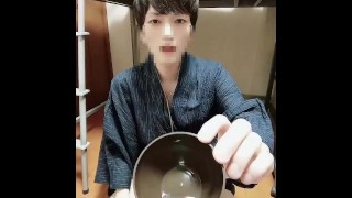 Yukata beau japonais éjacule en grande quantité avec une masturbation continue après une interdictio