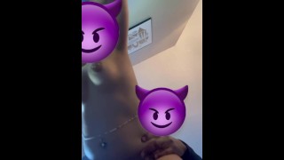 Mon ex au beau cul voulait m’enculer 😏 suivez-moi sur Snapchat @daexgames