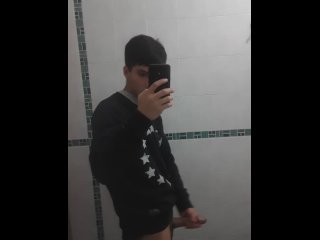 Joven de 18 años con una polla de 23 cm!