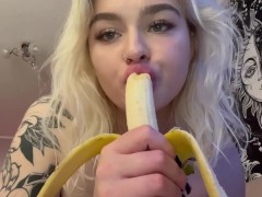 I ate a banana without biting it with my teeth