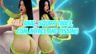 Nadja Lapiedra 用肛门喷两次，接受金色淋浴和大精液在嘴里吐槽