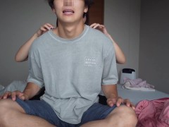 顔面騎乗位でクンニさせながら亀頭責め手コキ、自ら腰振りバックでイケメンM男を寸止め焦らしする痴女の見せつけプレイが最高にエロい。日本人素人/マッチョ/顔騎/クリトリス/巨乳/えむゆみカップル 4/16