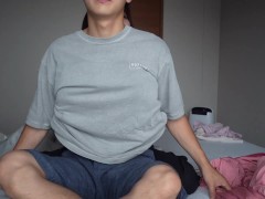 顔面騎乗位でクンニさせながら亀頭責め手コキ、自ら腰振りバックでイケメンM男を寸止め焦らしする痴女の見せつけプレイが最高にエロい。日本人素人/マッチョ/顔騎/クリトリス/巨乳/えむゆみカップル 5/16