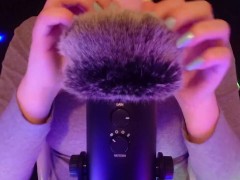 • Fluffy Windscreen • - Screenshot 9 of 16 - Brunette