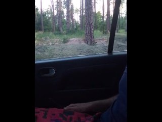 Самоотсос перед мамкой и дочуркой публично