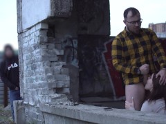 Мы снимали минет, а этот парень Кончил пока подглядывал! - Screenshot 13 of 16 - Blowjob