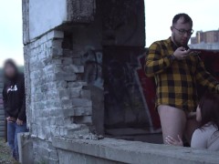 Мы снимали минет, а этот парень Кончил пока подглядывал! - Screenshot 6 of 16 - Cuckold