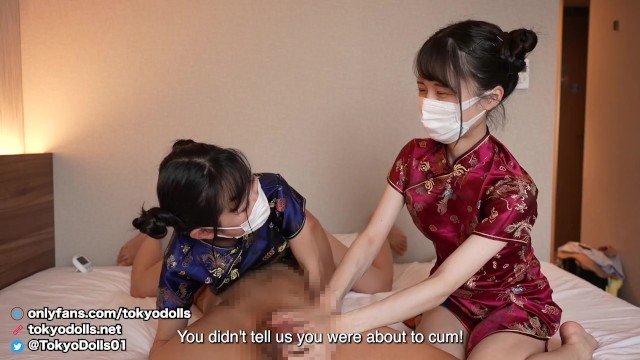 [cumshot] Japanese Girls Wearing Chinese Traditional Dress Give a Guy a Handjob
