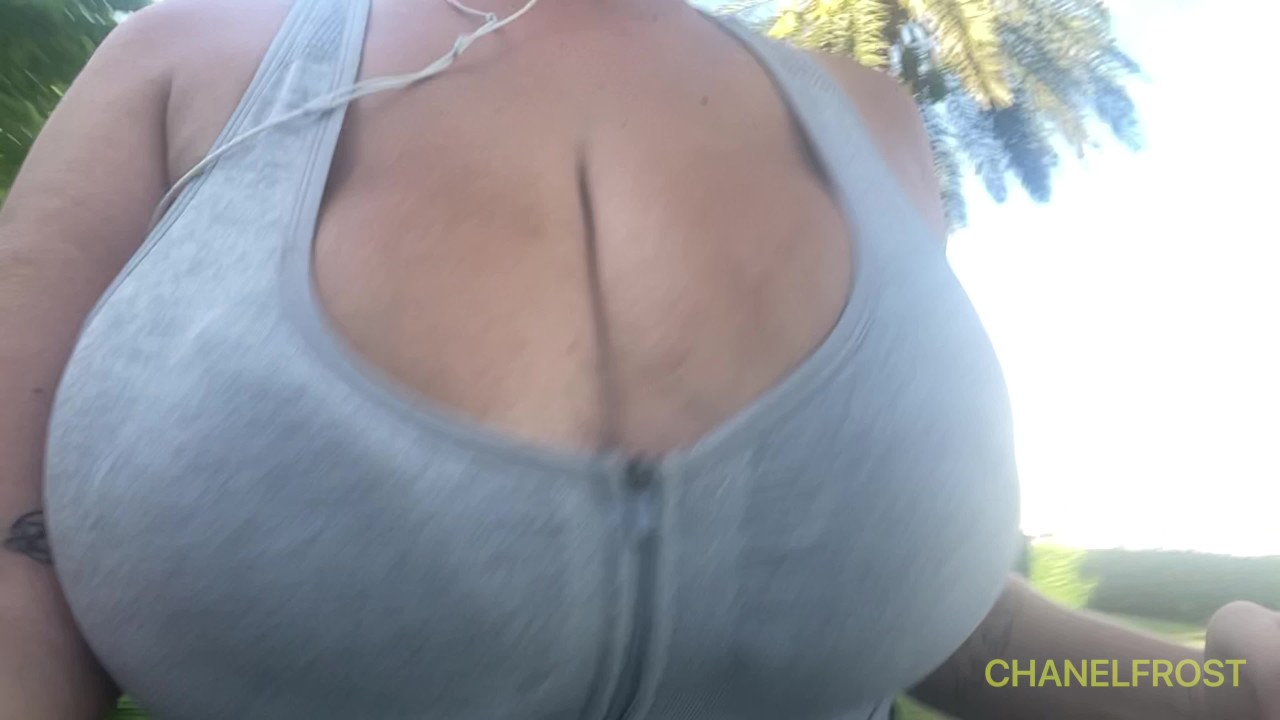 Big bouncyboobs