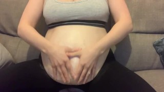 Увлажняю живот во время беременности лосьоном  