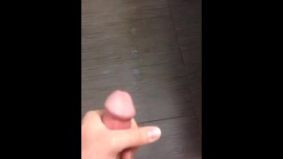 Quick jerkoff with big cumshot