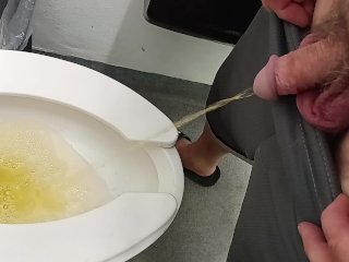 Bucknakeds pissing video