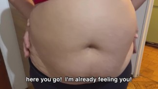 米娅女巨人BBW吃掉了她的小东西并消化了它预览