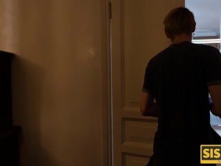 SISPORN. Stepbrother is lucky to fuck blindfolded girl and cum on face