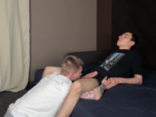 проеб в горло по яйца и конча на лицо