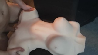 Nachmittagsspaß mit Tantaly Candice - Sexpuppen-Torso ficken