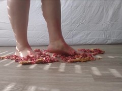 Rhubarb Pie - Screenshot 9 of 16 - Stomping