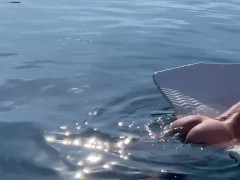 Video Chilling into the sea ass naked, he excites himself and guck me on the boat