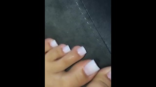 Come suck on these pretty Ass toes baby 