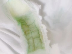 男の、おねしょパンパースおむつに、おしっこ