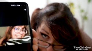 Fidanzato che guarda un video di me che tradisce durante un pompino